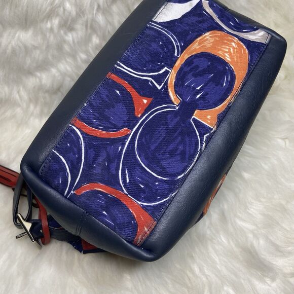 Coach Legacy Heritage Signature C Print Duffle 19946 - Picture 5 of 9